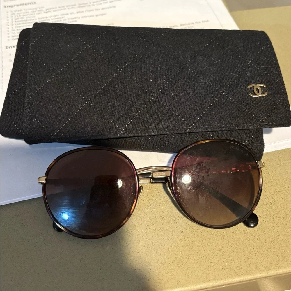 CHANEL Brown and Gold Tortoise Round Sunglasses - Picture 15 of 15
